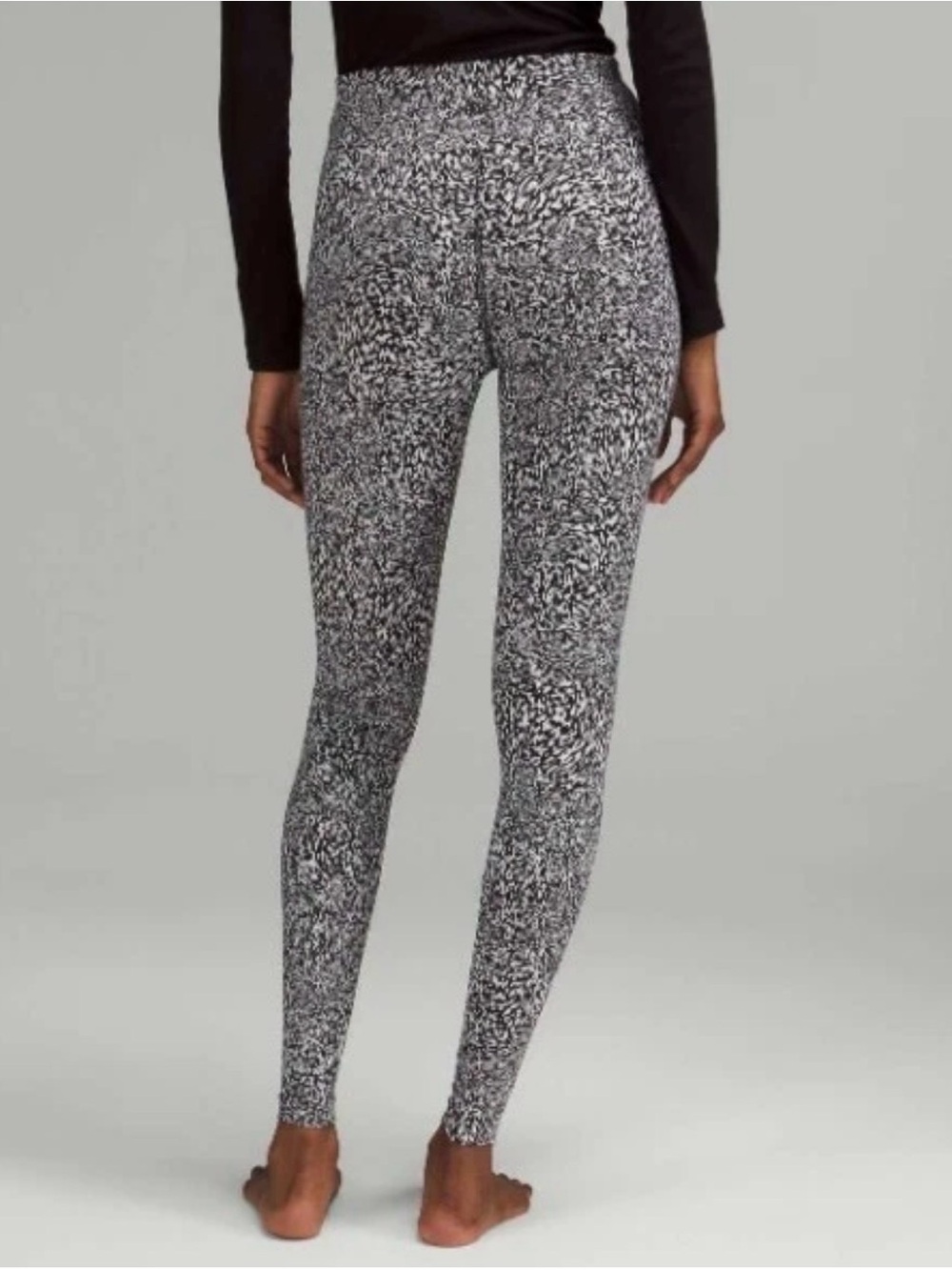 lululemon athletica Black & White Speckled High-Rise Leggings. Like NEW! Size 12